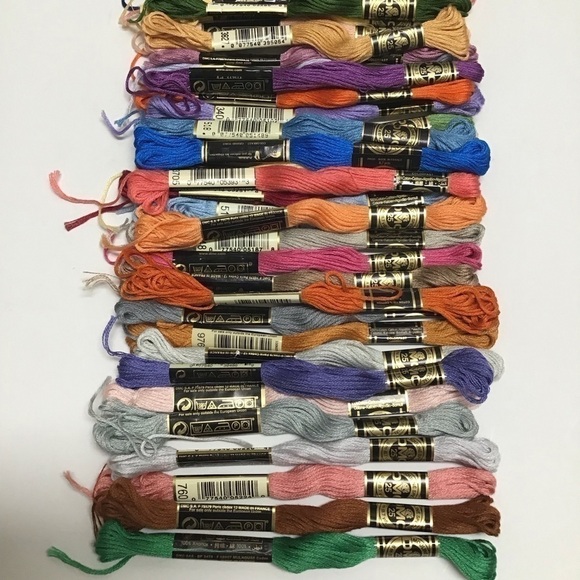 1 LEFT! Paris France DMC Embroidery Floss MIXED LOT 50 6-Ply 100% Cotton Skeins - Picture 3 of 12